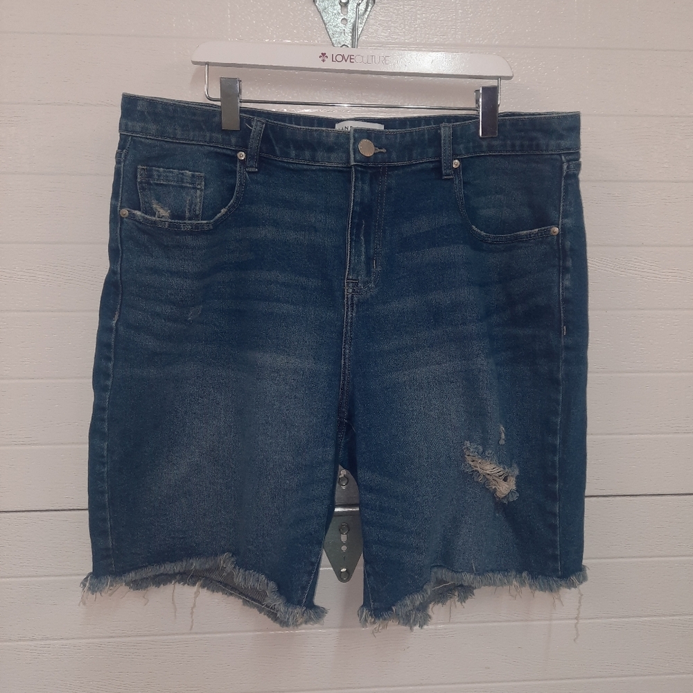 Lane Bryant Signature Fit Mid Rise Boyfriend Bermuda Shorts
